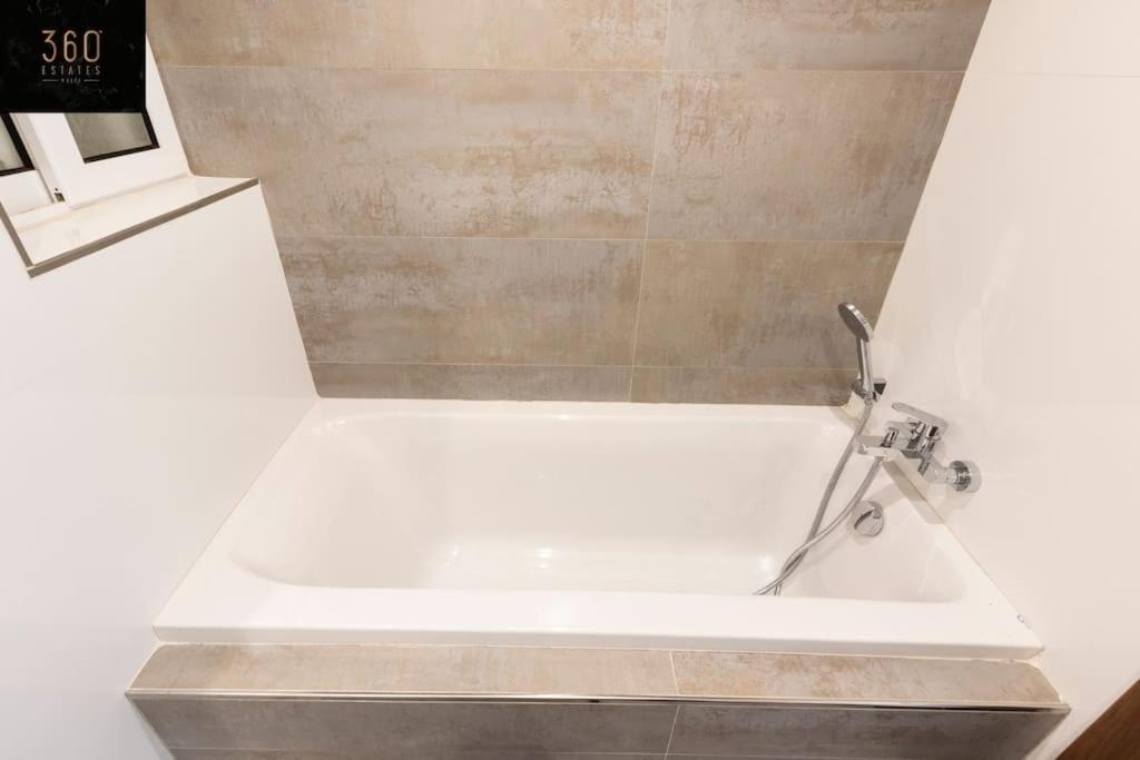 Modern 2Br Apt In The Quaint Village Of Marsaskala & Ac By 360 Estates Esterno foto